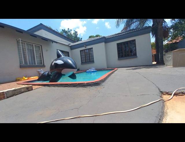 6 BEDROOM HOUSE FOR SALE IN CHANTELLE